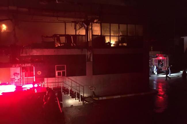 BÜYÜKŞEHİR İTFAİYESİ YANGINA ANINDA MÜDAHALE ETTİ