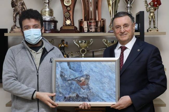 HBB BAŞKANI SAVAŞ TÜRKİYE’NİN KUŞ DEDEKTİFİ İLE BULUŞTU HATAY’DA 374 KUŞ TÜRÜ YAŞIYOR