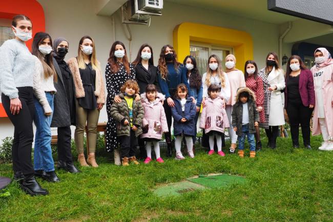 HBB ÇOCUKLARLA BİRLİKTE YEŞİL ADIMLAR ATIYOR HBB MİNİK KALPLERE DOĞA SEVGİSİ AŞILIYOR