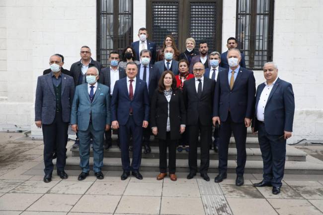 İYİ PARTİ’DEN BAŞKAN SAVAŞ’A ZİYARET İYİ PARTİ GENEL BAŞKAN YARDIMCISI ŞENOL SUNAT VE BERABERİNDEKİ HEYET BAŞKAN SAVAŞ’I ZİYARET ETTİ