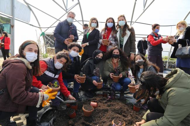 HATAY’IN ÜRETKEN KADINLARI EXPO SERALARINI ZİYARET ETTİ