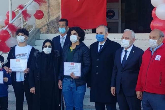 İSTİKLAL MARŞINI GÜZEL OKUMA BİRİNCİSİ ÖDÜLÜNÜ ALDI