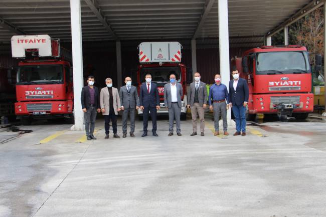 ATSO’DAN HBB İTFAİYESİNE ZİYARET ÇİÇEK: TEKNOLOJİ VE BİLİMİN İMKANLARINDAN FAYDALANIYORUZ HBB İTFAİYESİNDEN SANAYİ YANGINLARI İÇİN ERKEN ÖNLEM