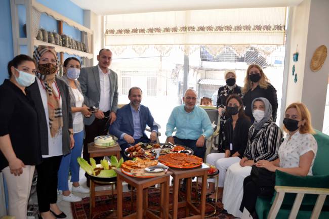 Milletvekili Özel ve Belediye Başkanı Fatih Tosyalı  Altıneller Kooperatifini Ziyaret ettiler