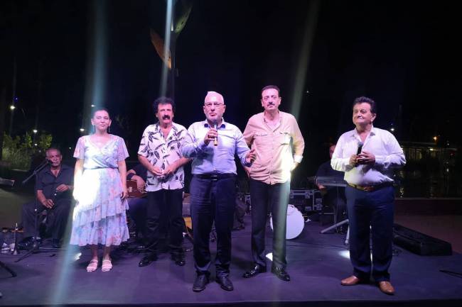 İSKENDERUN BELEDİYESİNİN HALK ŞENLİĞİ KONSERLERİ DEVAM EDİYOR