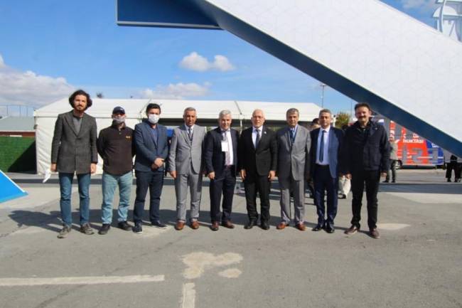 BAŞKAN TOSYALI HATAY GÜNLERİNDE STANTLARI GEZDİ