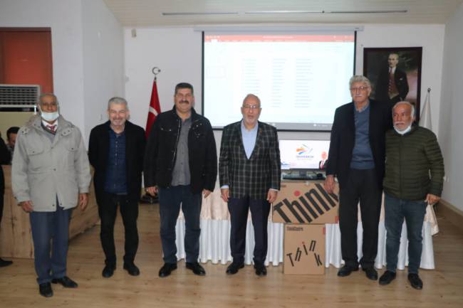 BAŞKAN TOSYALI’DAN MUHTARLARA BİLGİSAYAR DESTEĞİ