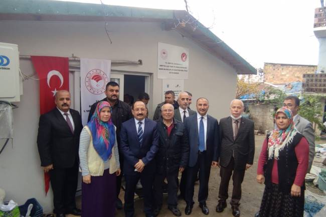 DÖRTYOL KAYMAKAMI AYDIN ERGÜN BALIK AĞI YAPAN KADINLARI ZİYARET ETTİ