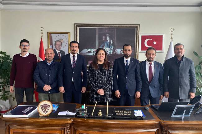 YAYLADAĞI BELEDİYESİ’NDEN BİR MÜJDE DAHA Yayladağı Belediye Başkanı Mehmet Yalçın, ilçe halkına doğal gaz müjdesini verdi.