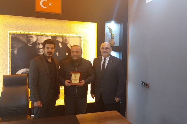 PORTAKAL ÇİÇEĞİ ANAOKULUNDAN DESTEKÇİLERİNE PLAKET