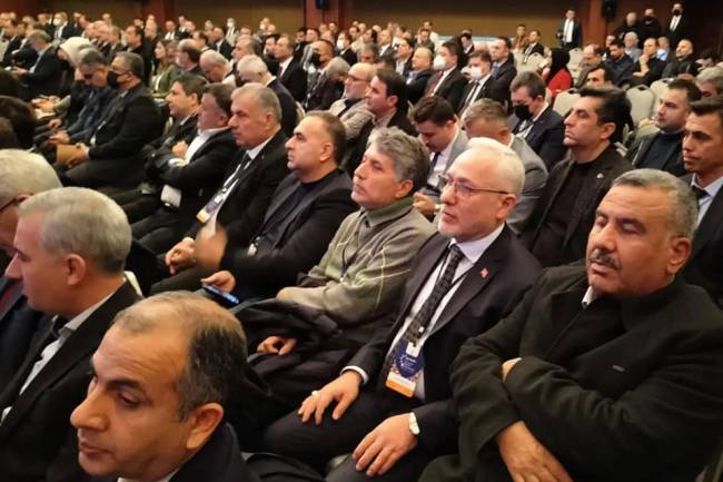 BAŞKAN TOSYALI KÜLTÜR SANAT KONGRESİ’NE KATILDI