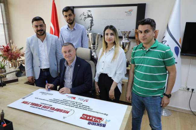 HBB BAŞKANI SAVAŞ’TAN GENÇLERE ANLAMLI DESTEK  LÜTFÜ SAVAŞ ASKIDA GENÇ BİLET İÇİN BEN DE VARIM DEDİ