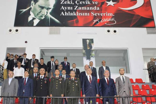 İSKENDERUNDA 19 MAYIS COŞKUSU