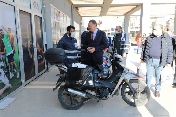 HBB SOĞUK KIŞ GÜNLERİNDE BASIN EMEKÇİLERİNİ UNUTMADI HBB’DEN BASIN EMEKÇİLERİNE ANLAMLI HEDİYE