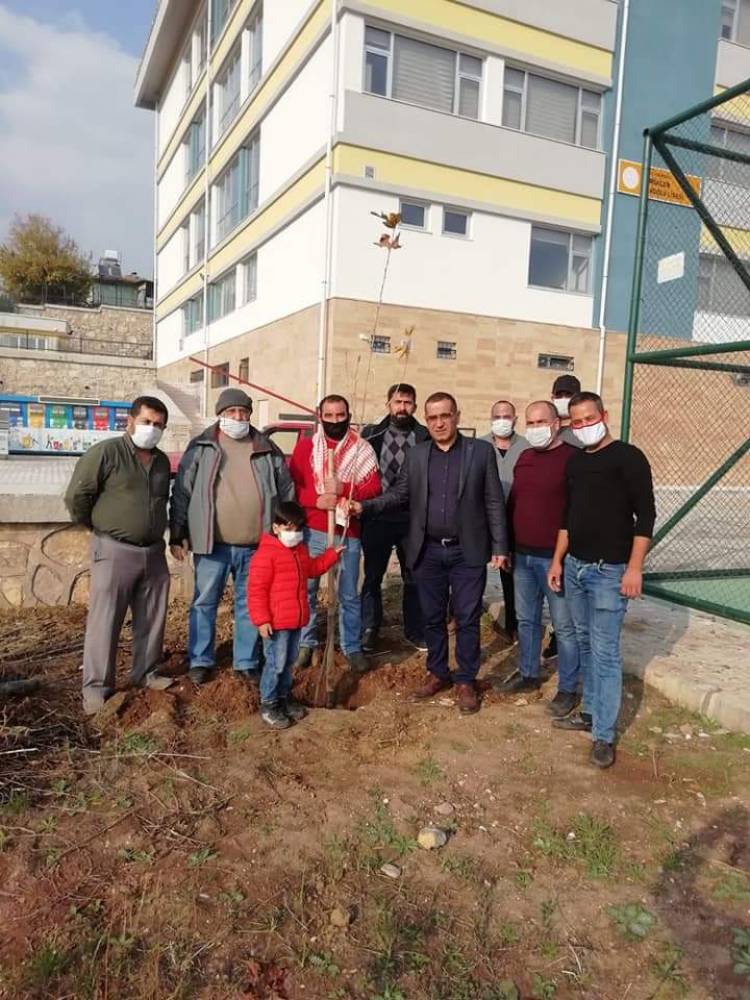 HBB’DEN İL MİLLİ EĞİTİME ÇAĞRI: OKUL BAHÇELERİNİ AĞAÇLANDIRALIM