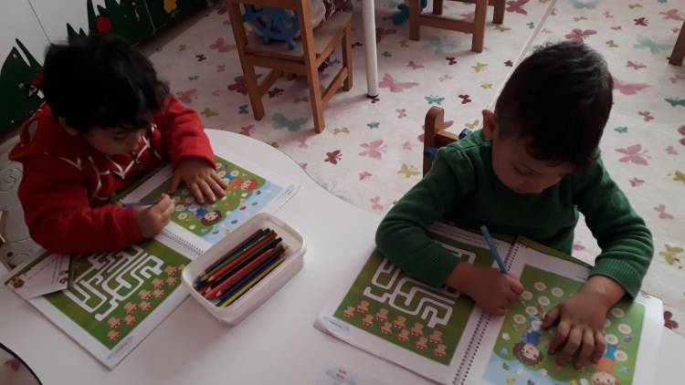 KREŞ VE GÜNDÜZ BAKIMEVİ’NDE EĞİTİM KALDIĞI YERDEN DEVAM EDİYOR