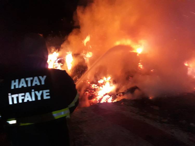 YANGIN 7 SAATLİK ÇALIŞMA SONUCU KONTROL ALTINA ALINDI FABRİKADAKİ YANGINA HBB İTFAİYESİNDEN ANINDA MÜDAHALE