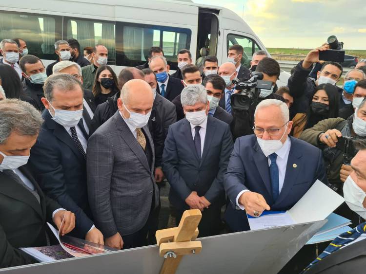 BAKAN KARAİSMAİLOĞLU’NDAN İSKENDERUN BELEDİYESİNİN OTOBAN KAVŞAK DÜZENLEME PROJELERİNE TAM DESTEK