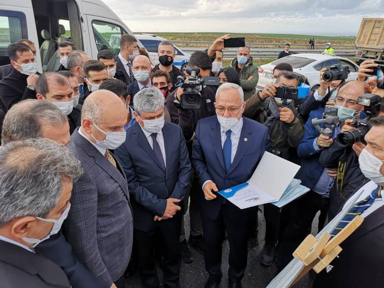 BAKAN KARAİSMAİLOĞLU’NDAN İSKENDERUN BELEDİYESİNİN OTOBAN KAVŞAK DÜZENLEME PROJELERİNE TAM DESTEK