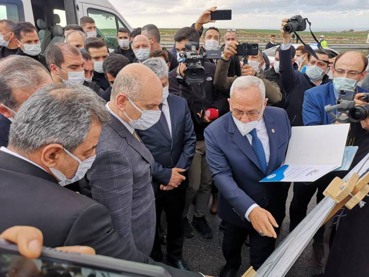 BAKAN KARAİSMAİLOĞLU’NDAN İSKENDERUN BELEDİYESİNİN OTOBAN KAVŞAK DÜZENLEME PROJELERİNE TAM DESTEK