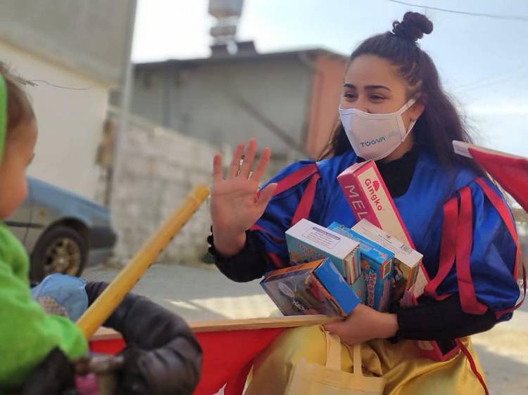 Antakya Belediyesi ve TÜGVA İş Birliği ile   ÇOCUKLARLA KÜÇÜK MUTLULUKLAR PAYLAŞILDI 