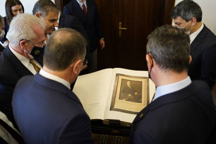 FENERBAHÇE HEYETİNDEN BAŞKAN LÜTFÜ SAVAŞ’A ANLAMLI ZİYARET FENERBAHÇE HEYETİ HATAY’DA