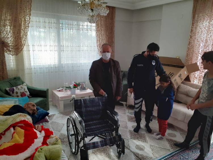 HAYIRSEVER İŞ İNSANI DAVUT GERKES'TEN 250 ADET TEKERLEKLİ SANDALYE