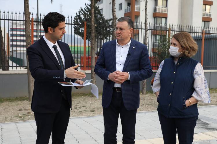 BAŞKAN SAVAŞ ANTAKYA-İSKENDERUN YOLUNDAKİ ÇALIŞMALARI YERİNDE İNCELEDİ HBB’NİN ÇALIŞMALARI BÖLGEYE DEĞER KATIYOR YENİ SOSYAL ALANLAR BÜYÜK BEĞENİ TOPLADI
