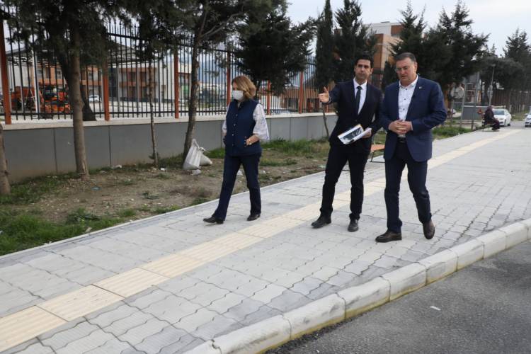 BAŞKAN SAVAŞ ANTAKYA-İSKENDERUN YOLUNDAKİ ÇALIŞMALARI YERİNDE İNCELEDİ HBB’NİN ÇALIŞMALARI BÖLGEYE DEĞER KATIYOR YENİ SOSYAL ALANLAR BÜYÜK BEĞENİ TOPLADI