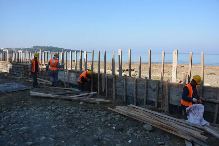 “ARSUZ SAHİL YÜRÜYÜŞ YOLU” TADİLAT ÇALIŞMALARI DEVAM EDİYOR