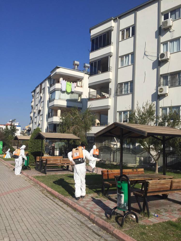 OSMANİYE BELEDİYESİ, ŞEHRİN TÜM ALANLARINI DEZENFEKTE YAPMAYA DEVAM EDİYOR