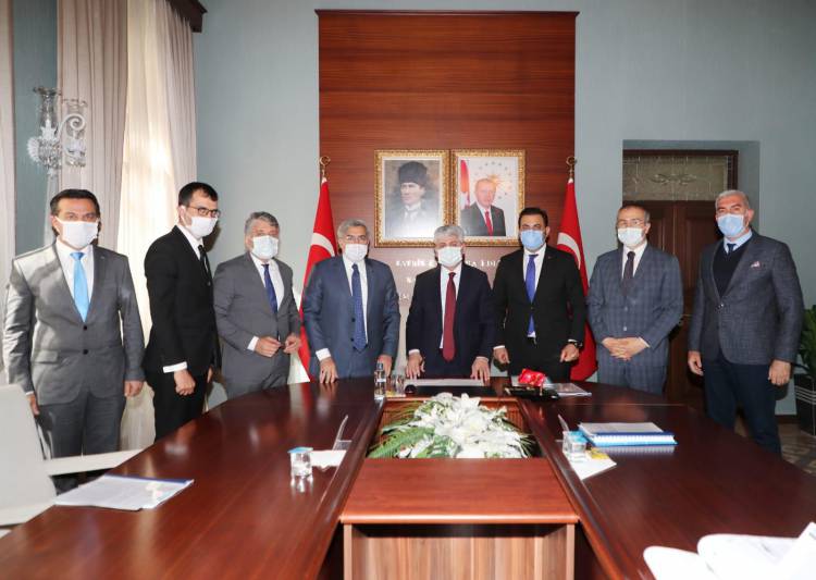 YAVUZ; “ MÜJDE..! AMİK GÖLÜNÜN SON GÖZYAŞI GÖLBAŞI GÖLÜ PROJESİ SÖZLEŞMESİNİ  İMZALADIK. İLÇEMİZE HAYIRLI OLSUN”