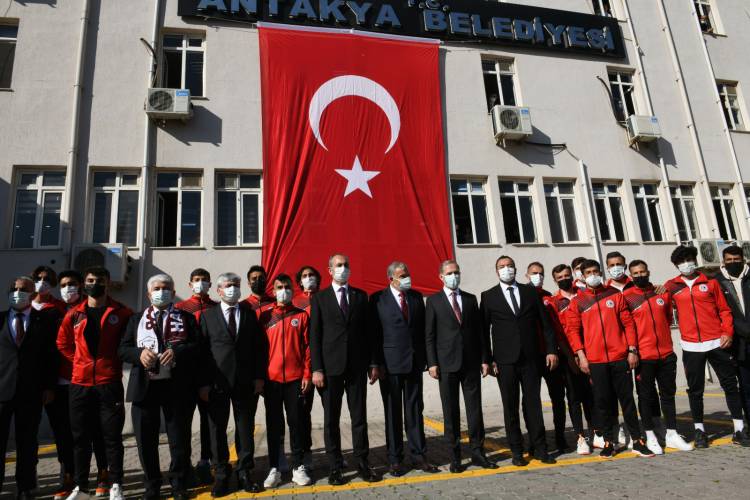 ADALET BAKANI ABDULHAMİT GÜL ANTAKYA BELEDİYESİ’Nİ ZİYARET ETTİ 