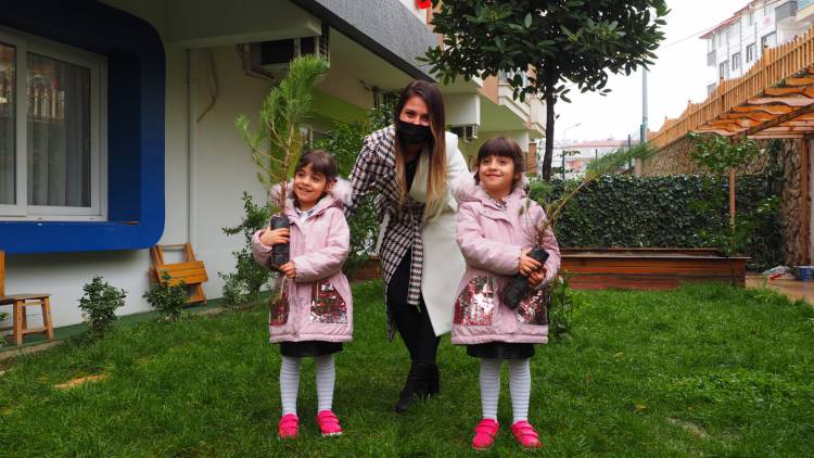 HBB ÇOCUKLARLA BİRLİKTE YEŞİL ADIMLAR ATIYOR HBB MİNİK KALPLERE DOĞA SEVGİSİ AŞILIYOR