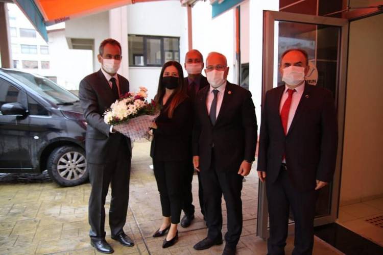 -MEB BAKAN YARDIMCISI ÖZER’DEN BAŞKAN FATİH TOSYALI’YA ZİYARET