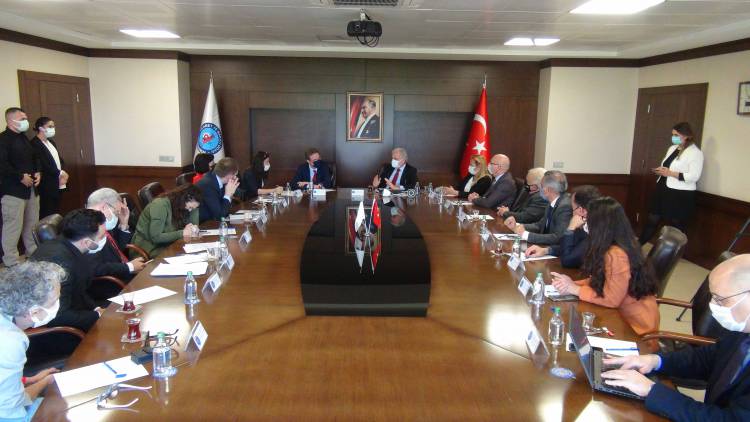 AB Türkiye Delegasyonu Başkanı Büyükelçi Nikolaus Meyer-Landrut ve  Beraberindeki Heyet İTSO’yu Ziyaret Etti.