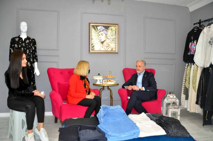 İTSO Başkanı Yılmaz, Ece Ensari Butiği Ziyaret Etti