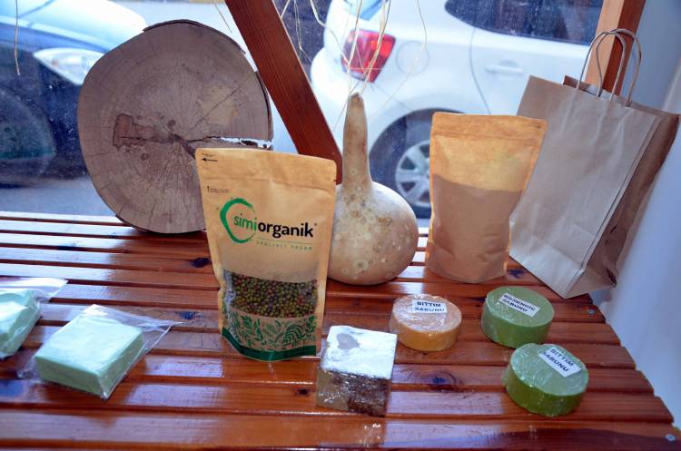 İTSO Başkanı Yılmaz, Simi Organik Ürünler İşletmecisi  Yasemin Çeliktürk’ü Ziyaret etti