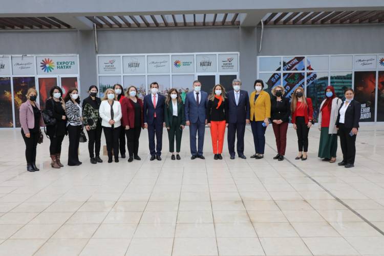 CHP KADIN KOLLARI GENEL BAŞKANI AYLİN NAZLIAKA LÜTFÜ SAVAŞ’I ZİYARET ETTİ NAZLIAKA: HATAY’DAKI IŞIK TÜM TÜRKIYE’YI AYDINLATSIN