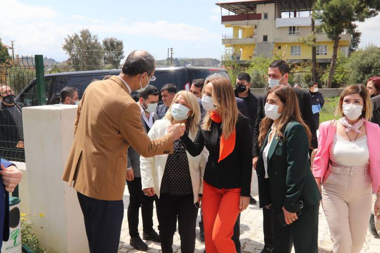 CHP KADIN KOLLARI GENEL BAŞKANI AYLİN NAZLIAKA LÜTFÜ SAVAŞ’I ZİYARET ETTİ NAZLIAKA: HATAY’DAKI IŞIK TÜM TÜRKIYE’YI AYDINLATSIN