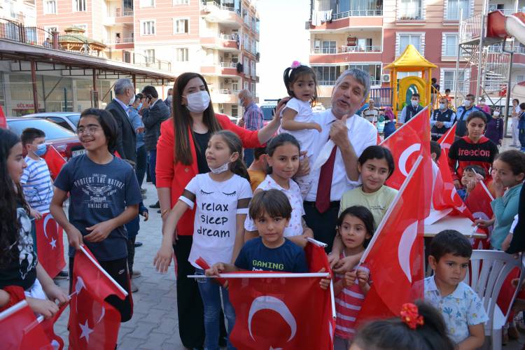 BAŞKAN YAVUZ 23 NİSAN BAYRAMINI ÇOCUKLARLA BİRLİKTE KUTLADI