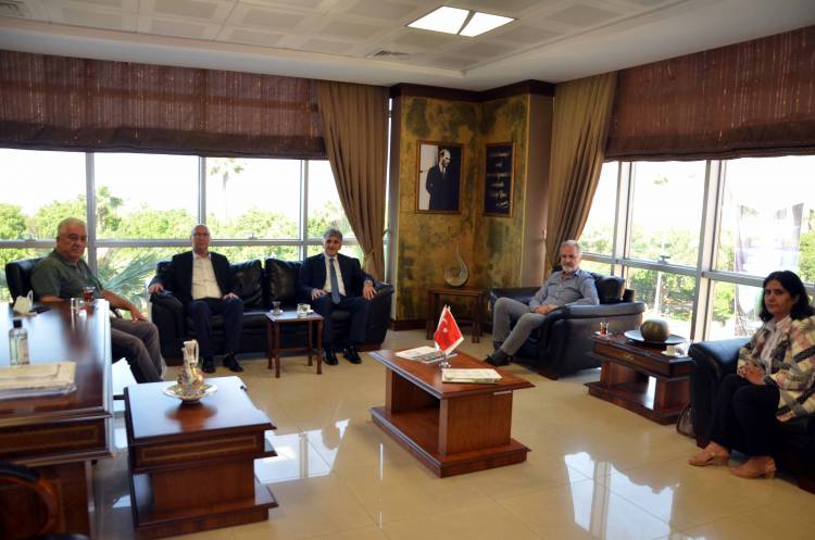 SGK Hatay İl Müdürü Hamit Bal İTSO’yu Ziyaret Etti “Pandemi Sürecinde Sağlık Hizmetlerine Ulaşımı Kolaylaştı”