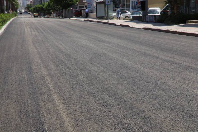 HBB BAŞKANI SAVAŞ: HER ŞEY HATAY’IN GELECEĞİ İÇİN ALTYAPISI TAMAMLANAN BÖLGELERİN YOLLARI YENİLENİYOR