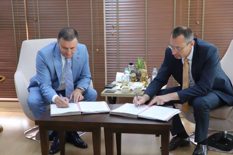 ALMANYA EXPO 2021 HATAY’A KATILIYOR KARDEŞ ŞEHİRLER AALEN VE HATAY’DAN EXPO İÇİN ANLAMLI İMZA HBB BAŞKANI SAVAŞ: AALEN HEM İYİ HEM KÖTÜ GÜNÜMÜZDE YANIMIZDA OLDU SAVAŞ: EXPO GÜZEL BAŞLAYACAK, GÜZEL DEVAM EDECEK VE MÜTHİŞ ŞEKİLDE  SONLANACAK