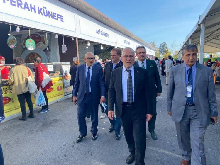 BAŞKAN TOSYALI HATAY GÜNLERİNDE STANTLARI GEZDİ