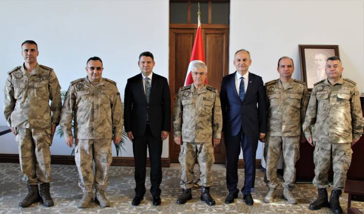 "ORGENERAL ARİF ÇETİN'DEN KAYMAKAM YÖNDEN'E ZİYARET"