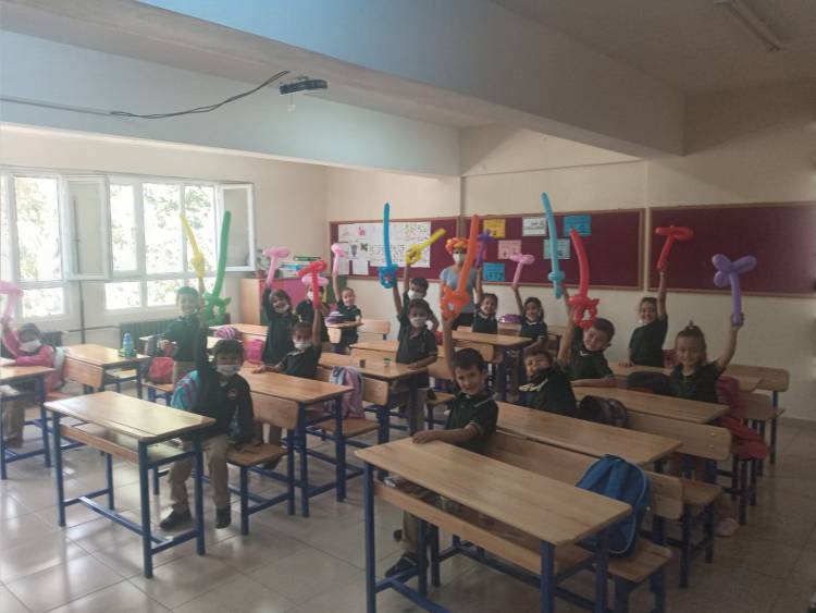 ANTAKYA BELEDİYESİNDEN BİRİNCİ SINIFLARA ÖZEL OKUL ŞENLİKLERİ