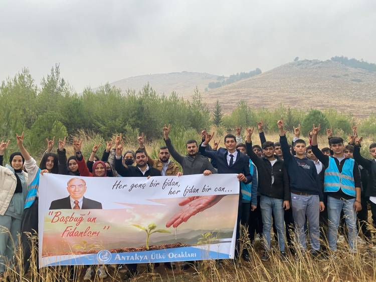 Antakya Ülkü Ocakları Başbuğ Alparslan Türkeş Anısına 104 Fidan Dikti HER GENÇ BİR FİDAN, HER FİDAN BİR CAN!