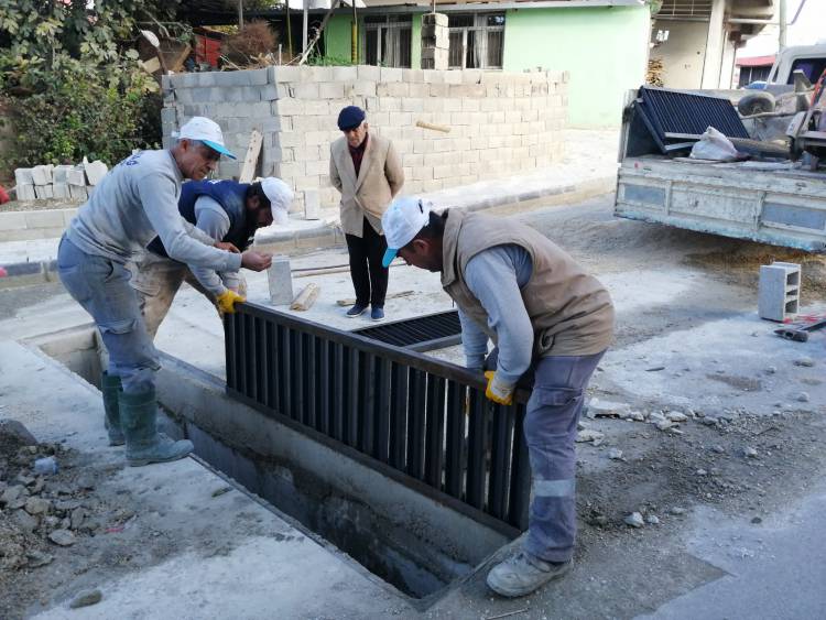 SAMANDAĞ BELEDİYESİ İLÇE MERKEZİNDEKİ TRAFİĞİ RAHATLATIYOR