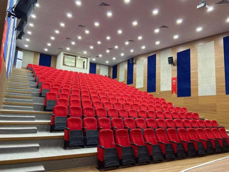 "YAYLADAĞI KÜLTÜR MERKEZİ VE KÜTÜPHANEYE KAVUŞUYOR"